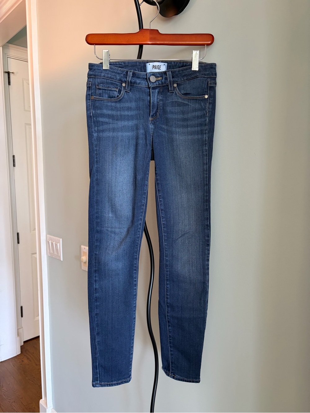 PAIGE
VERDUGO ANKLE SKINNY JEANS